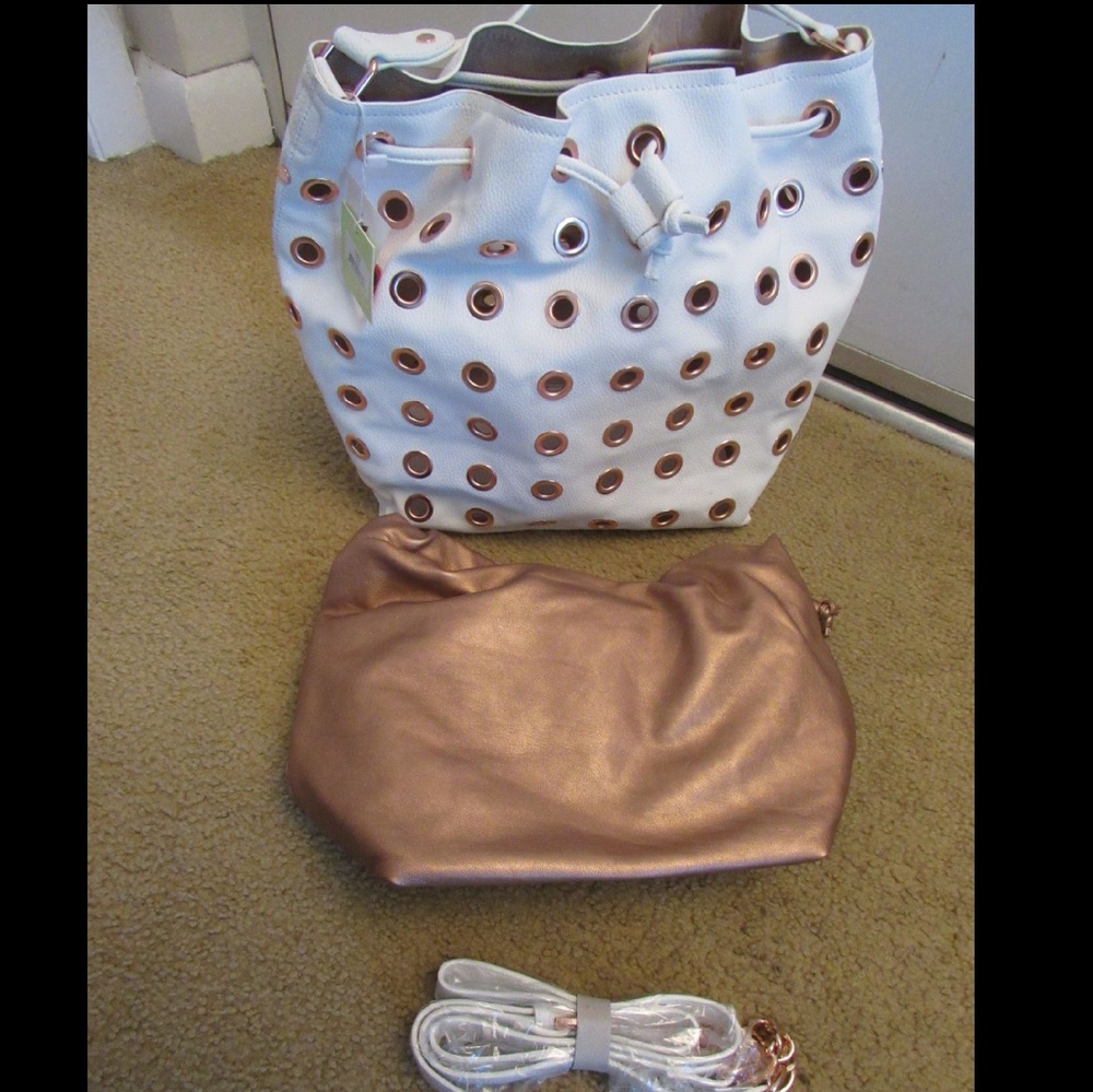 Deux Lux London Grommet Bucket Bag

 

 